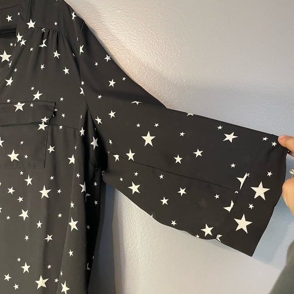 Torrid Harper 3/4 sleeve pullover Blouse Black Starry Stars Size 1x - Picture 13 of 15